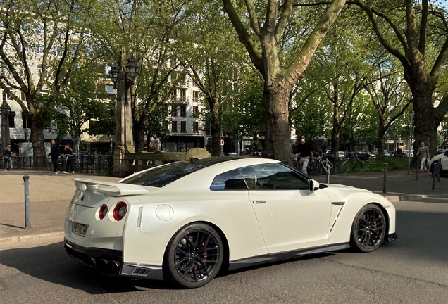Nissan GT-R 2017