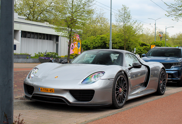 Porsche 918 Spyder Weissach Package