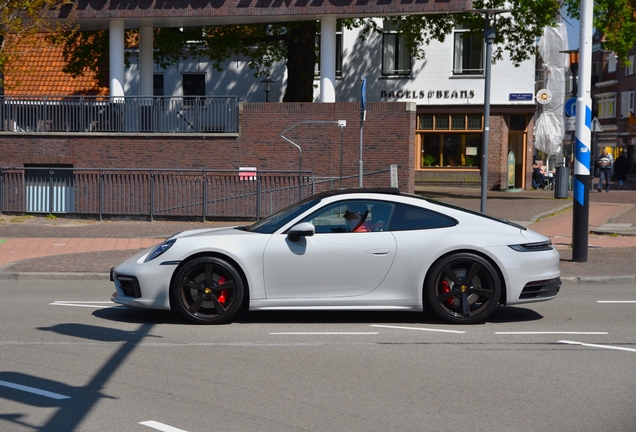 Porsche 992 Carrera 4S