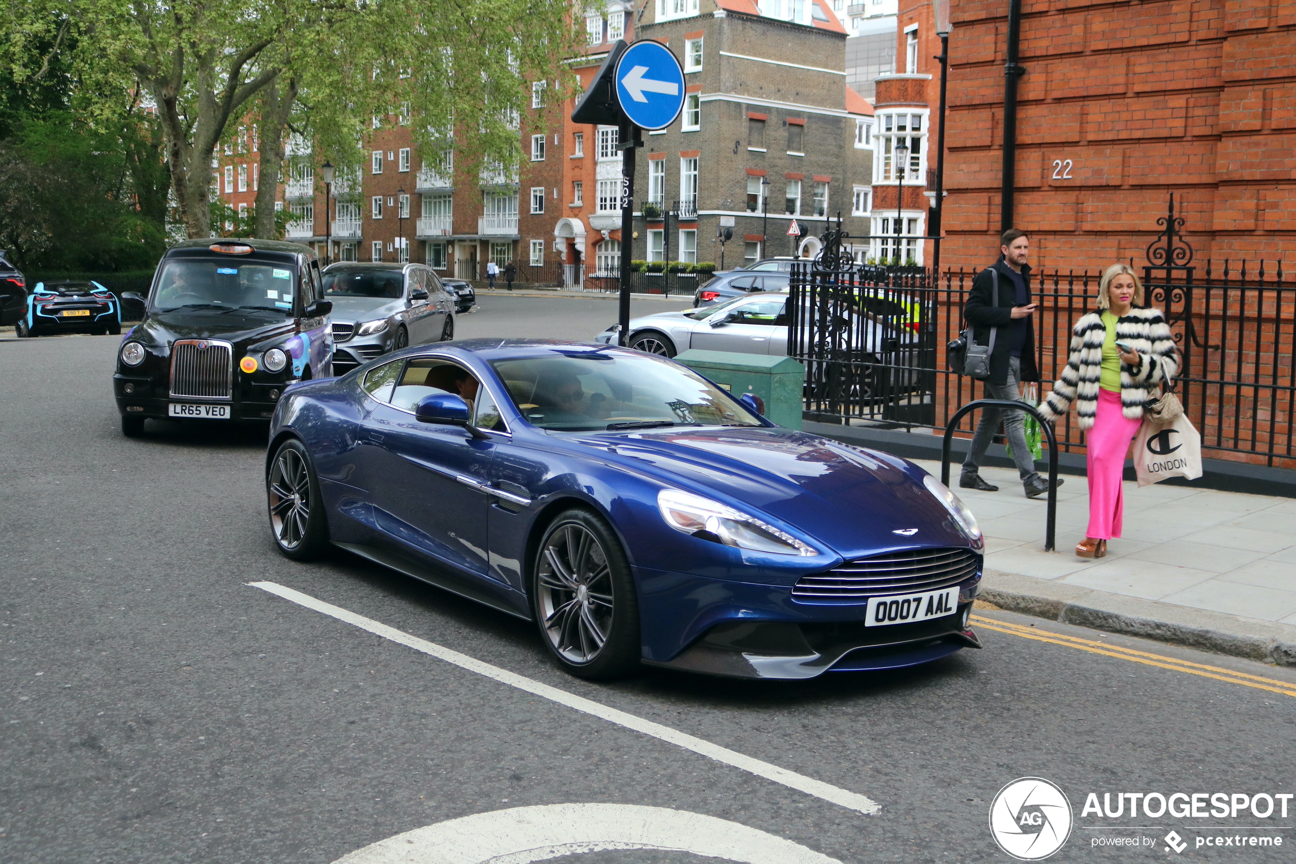 Aston Martin Vanquish 2013