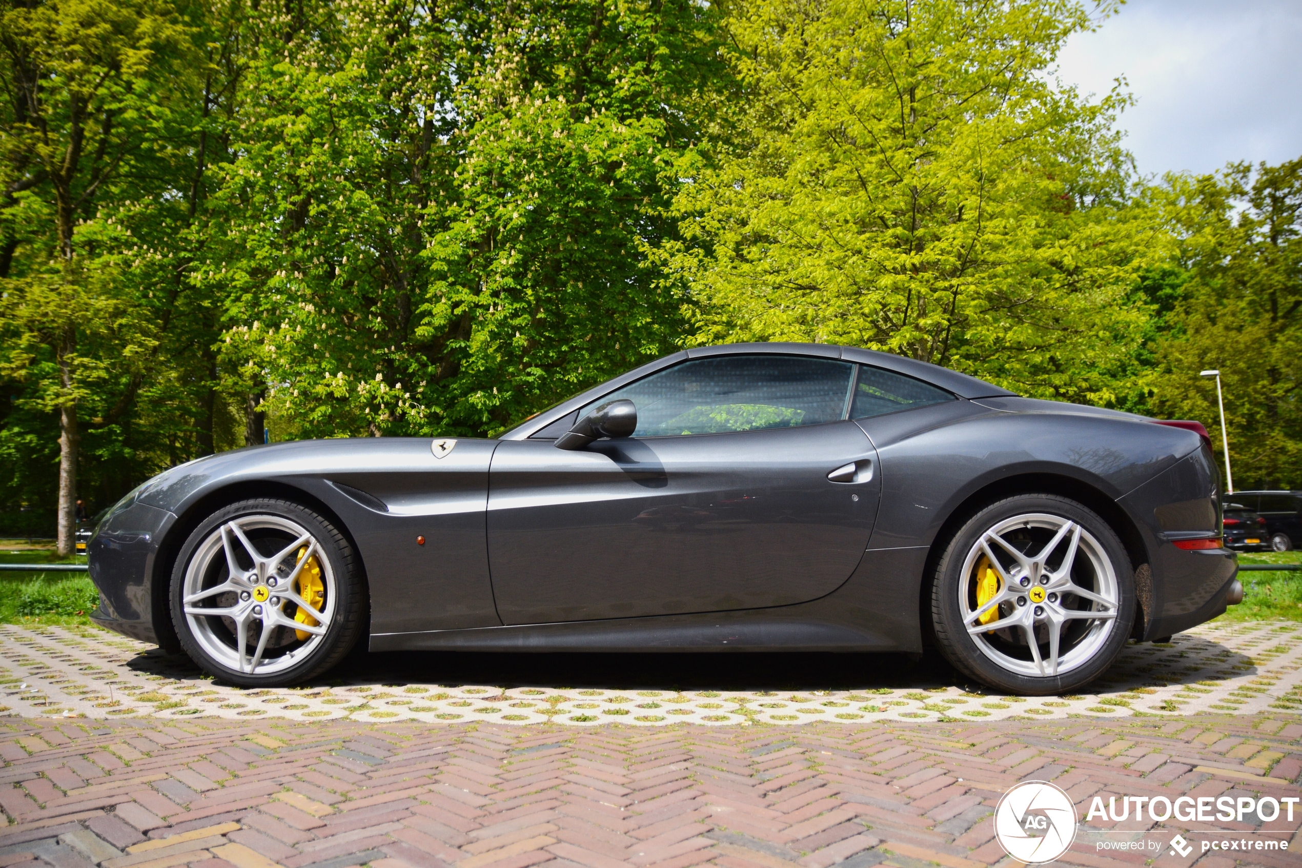 Ferrari California T