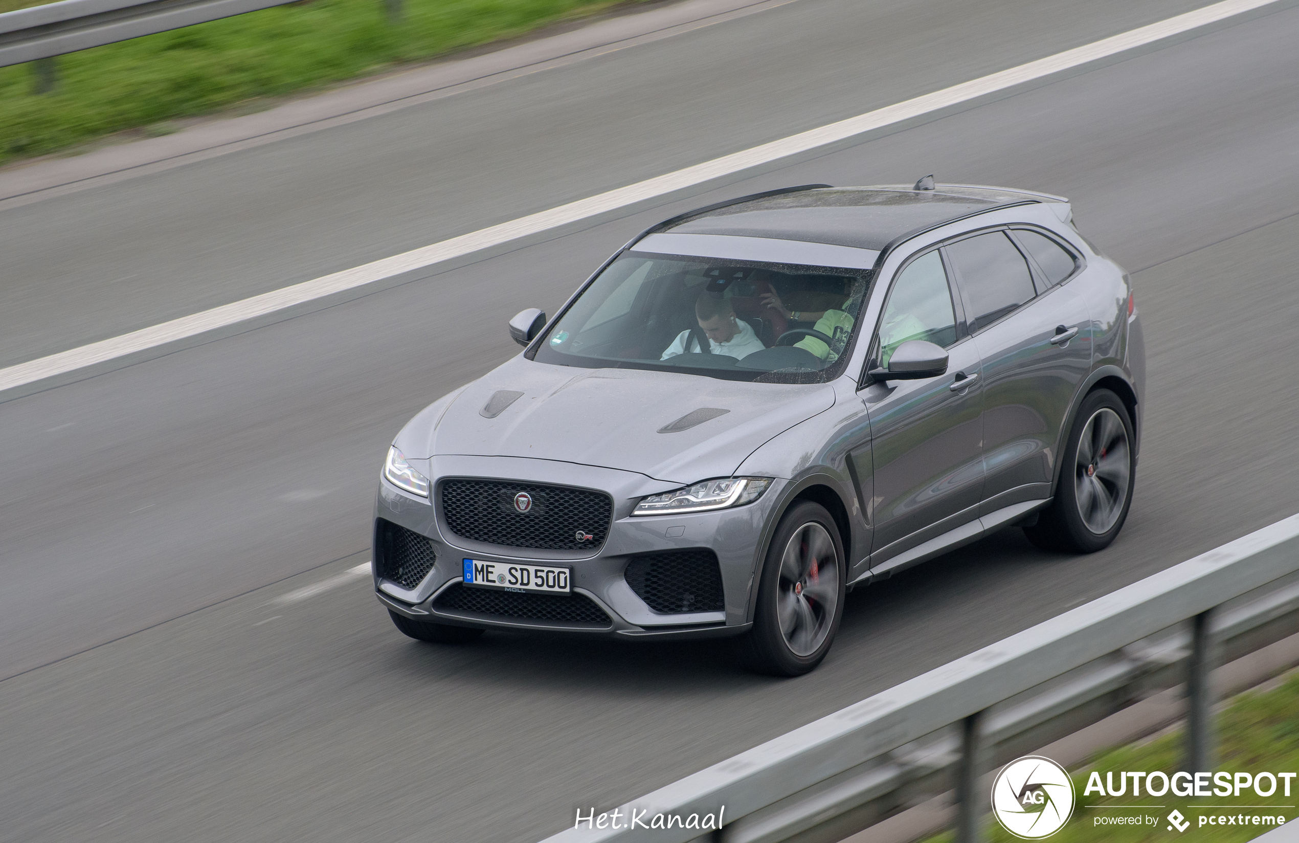 Jaguar F-PACE SVR