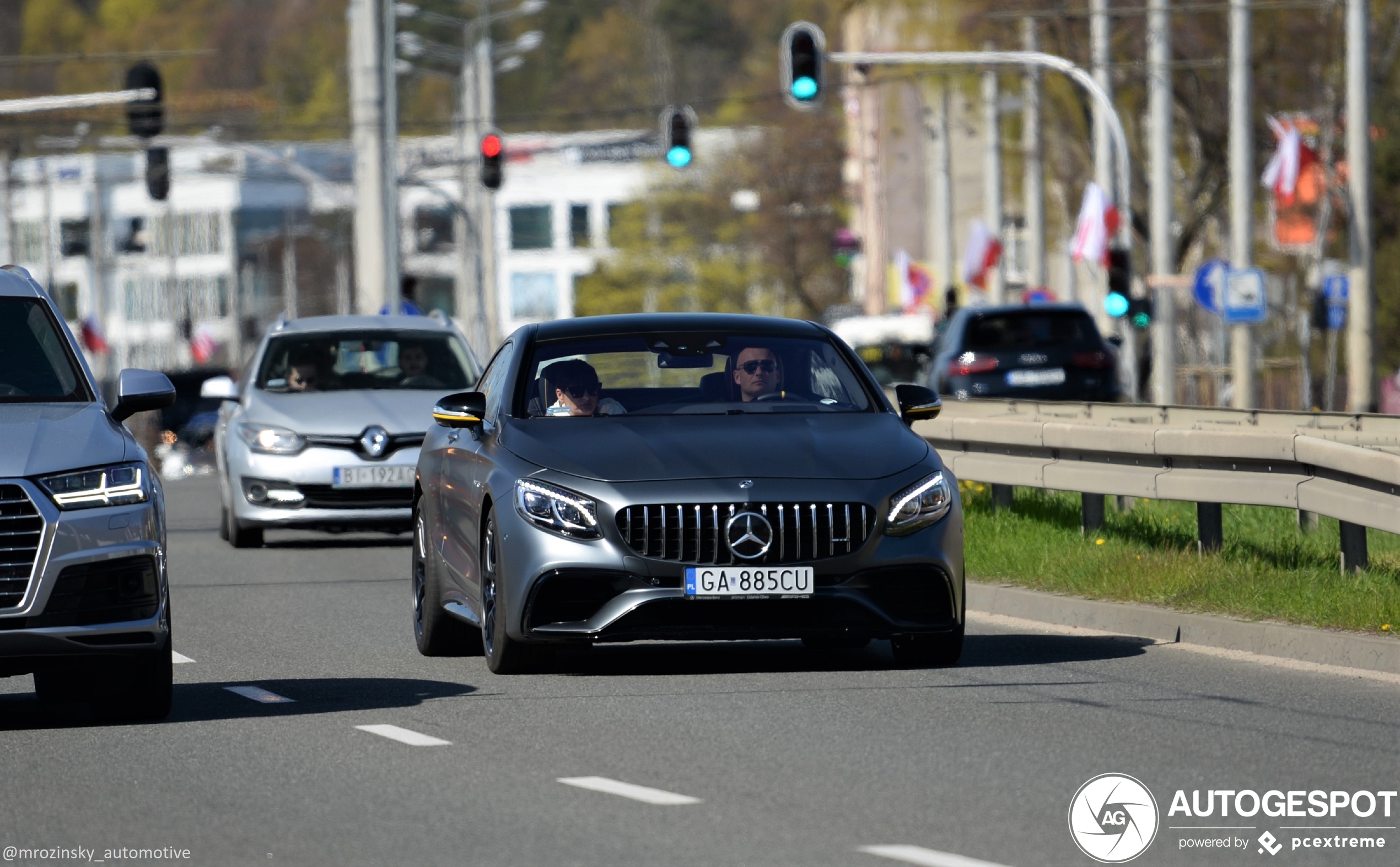 Mercedes-AMG S 63 Coupé C217 2018 Yellow Night Edition