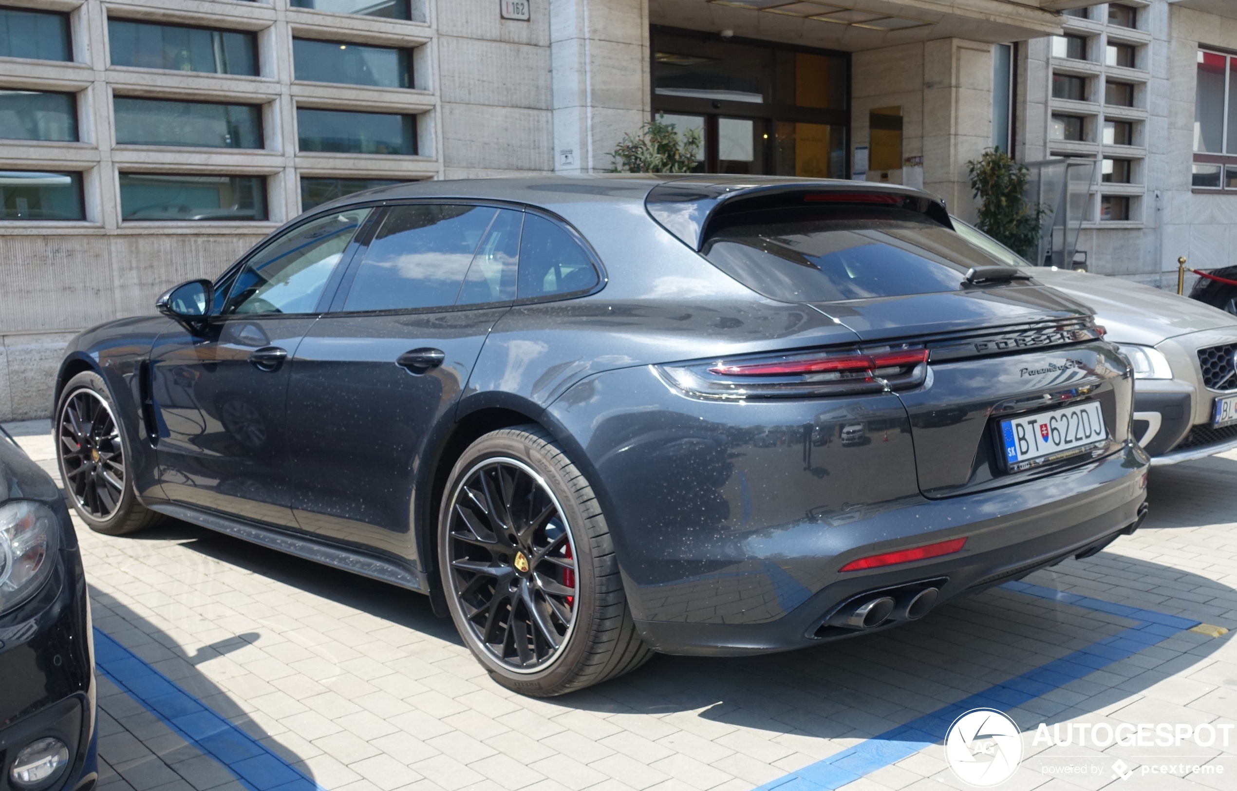 Porsche 971 Panamera GTS Sport Turismo