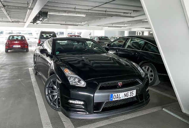 Nissan GT-R 2015