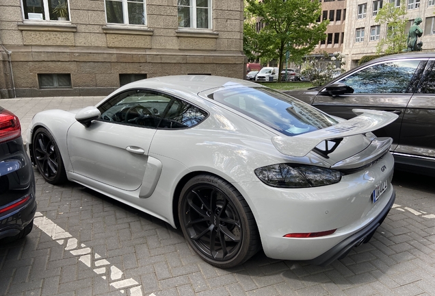 Porsche 718 Cayman GT4