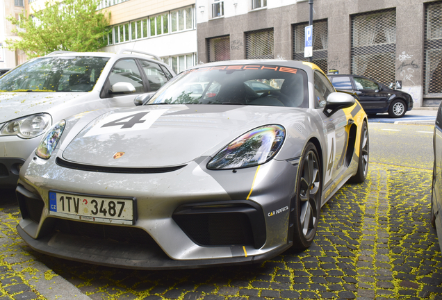 Porsche 718 Cayman GT4