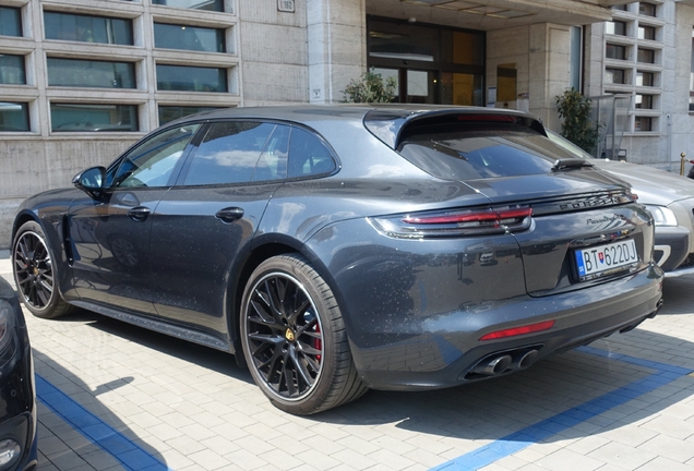 Porsche 971 Panamera GTS Sport Turismo