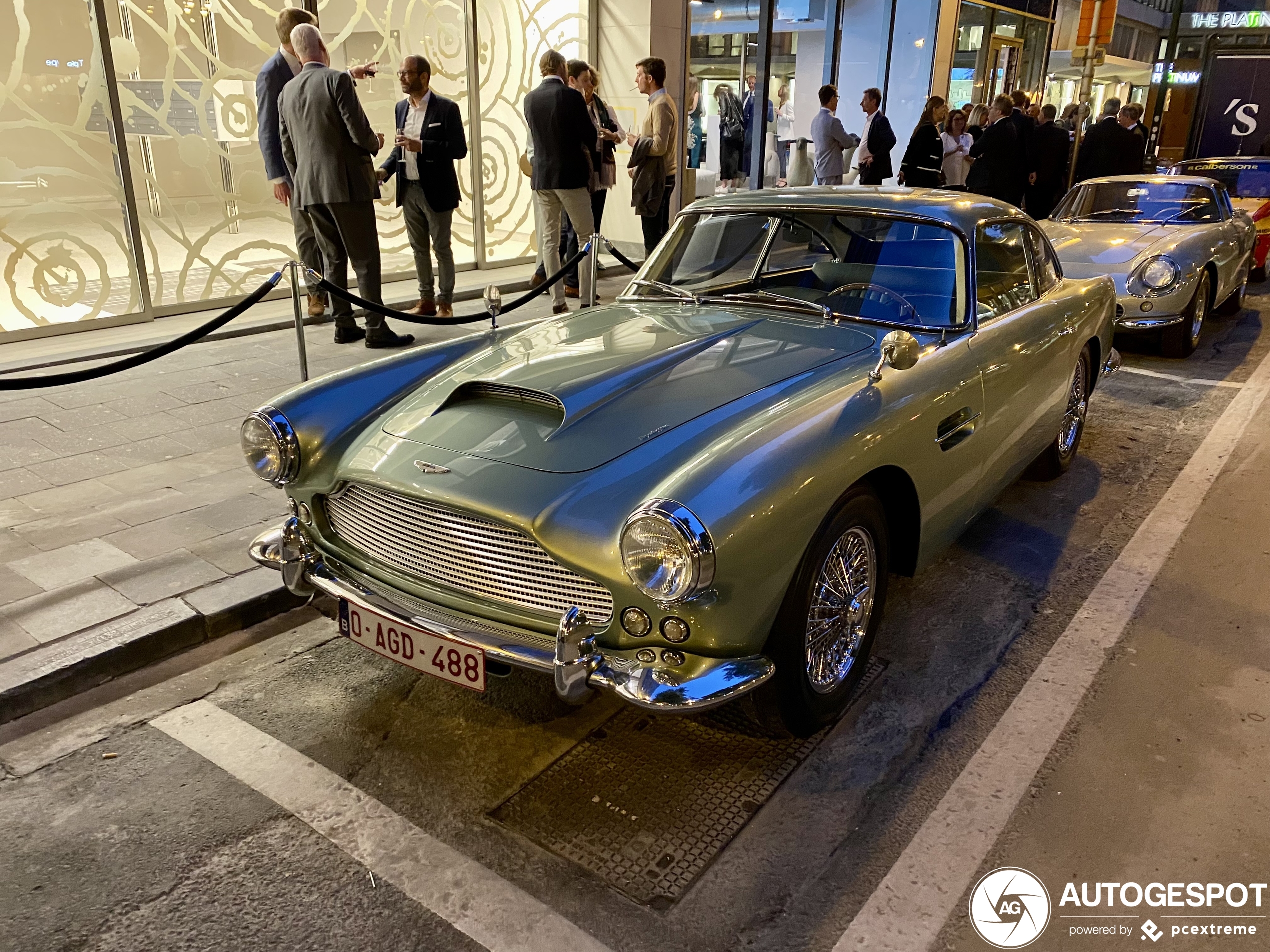 Aston Martin DB4