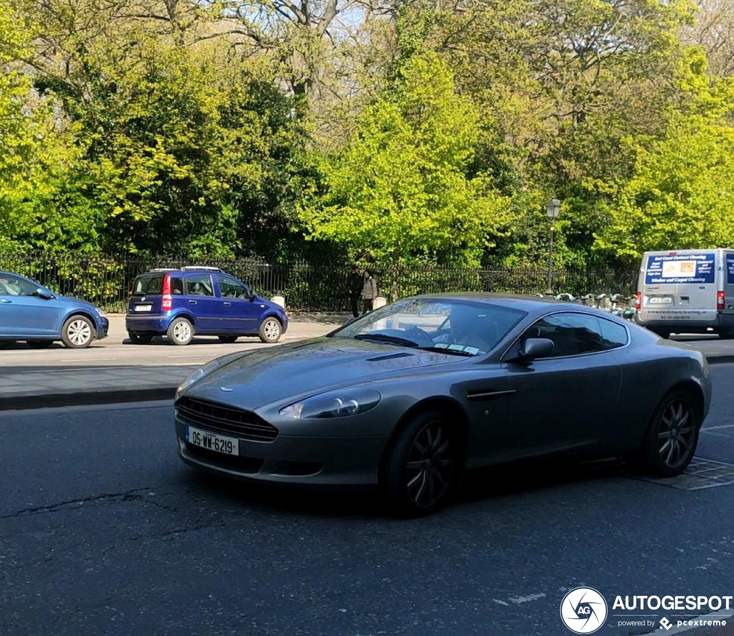 Aston Martin DB9