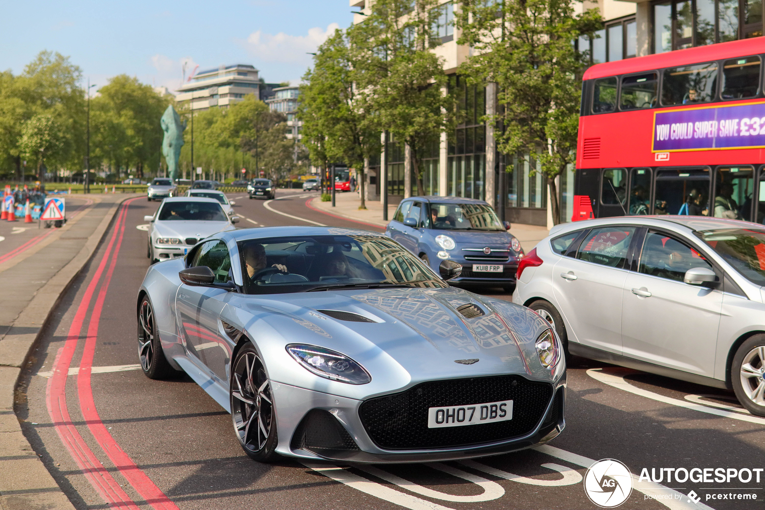 Aston Martin DBS Superleggera