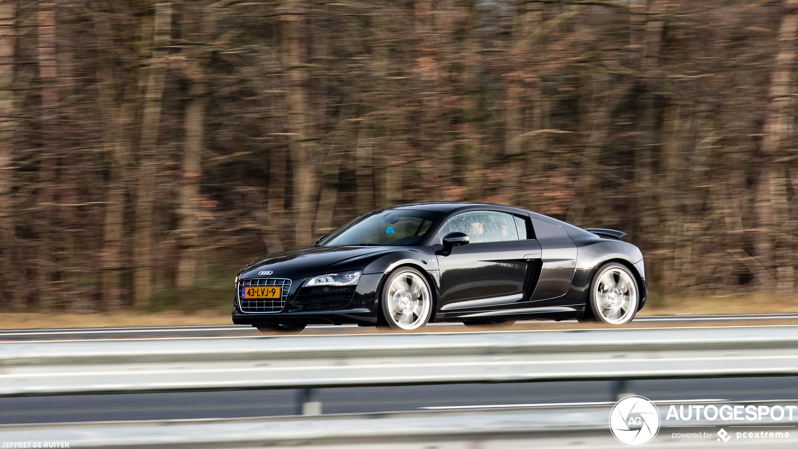 Audi R8 V10