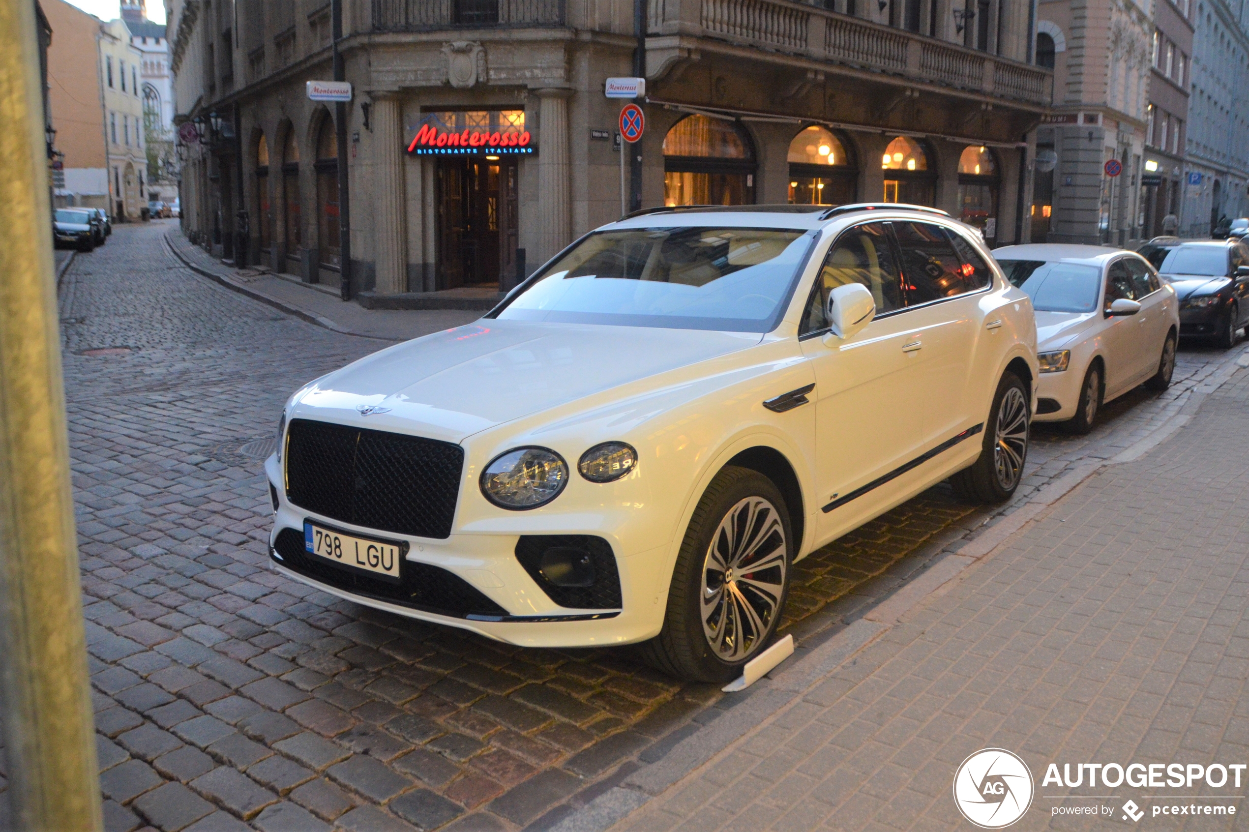 Bentley Bentayga V8 2021