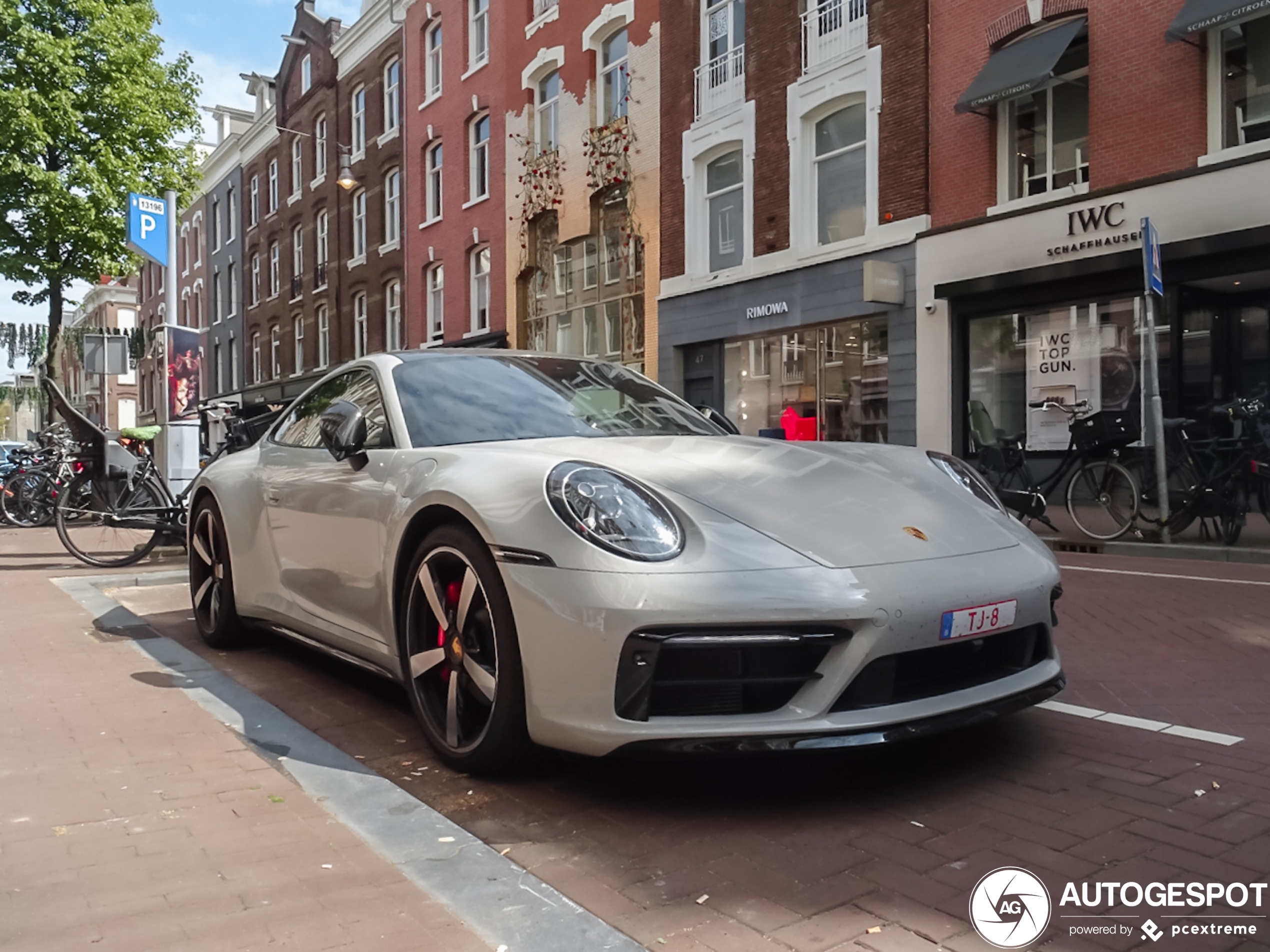 Porsche 992 Carrera 4S