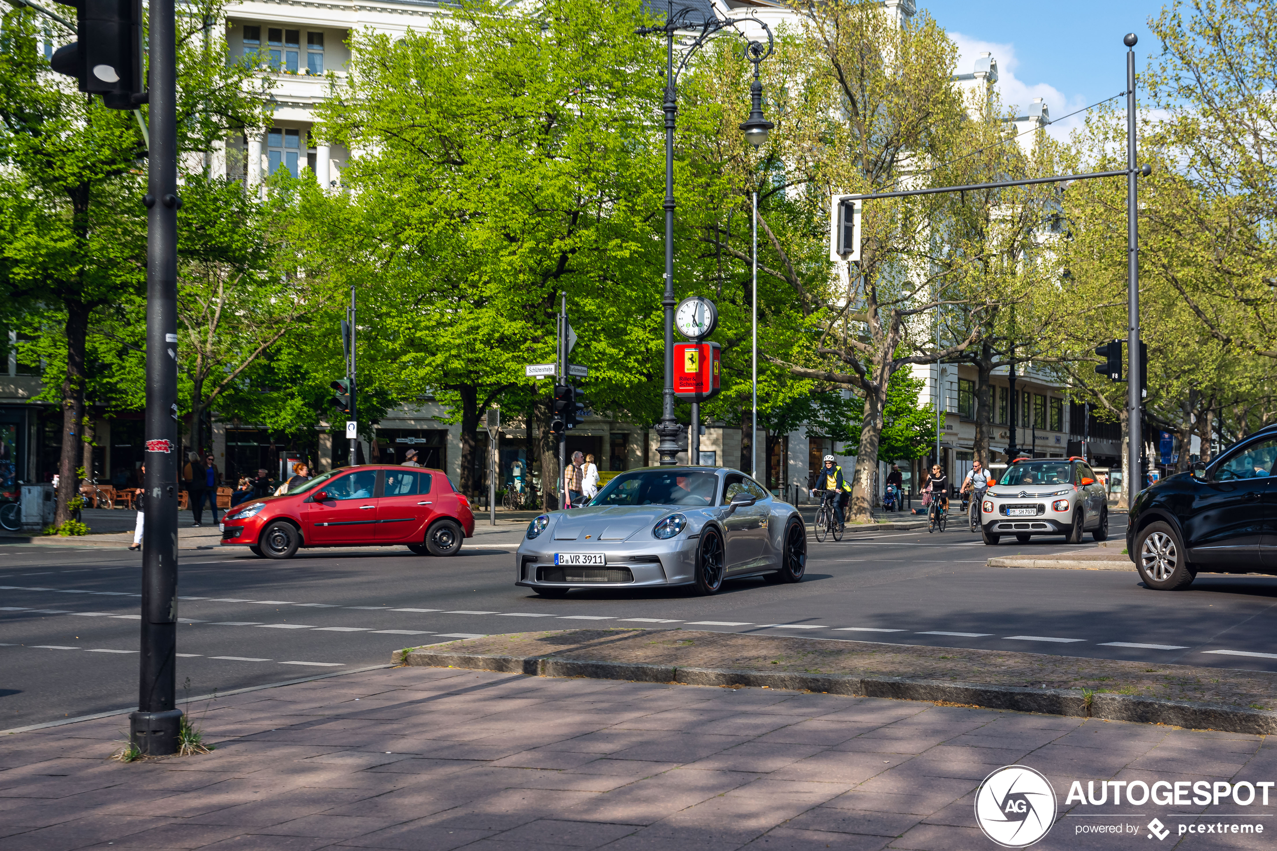 Porsche 992 GT3 Touring