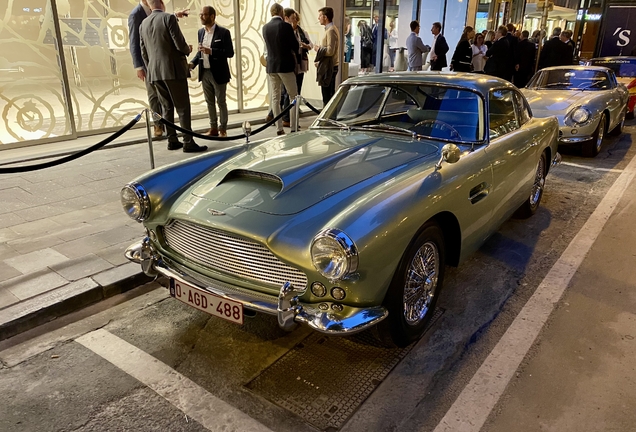 Aston Martin DB4