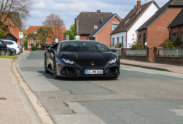 Lamborghini Huracán LP640-4 EVO