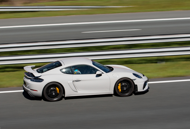 Porsche 718 Cayman GT4