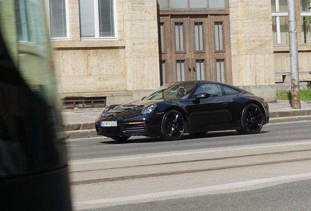 Porsche 992 Carrera 4S