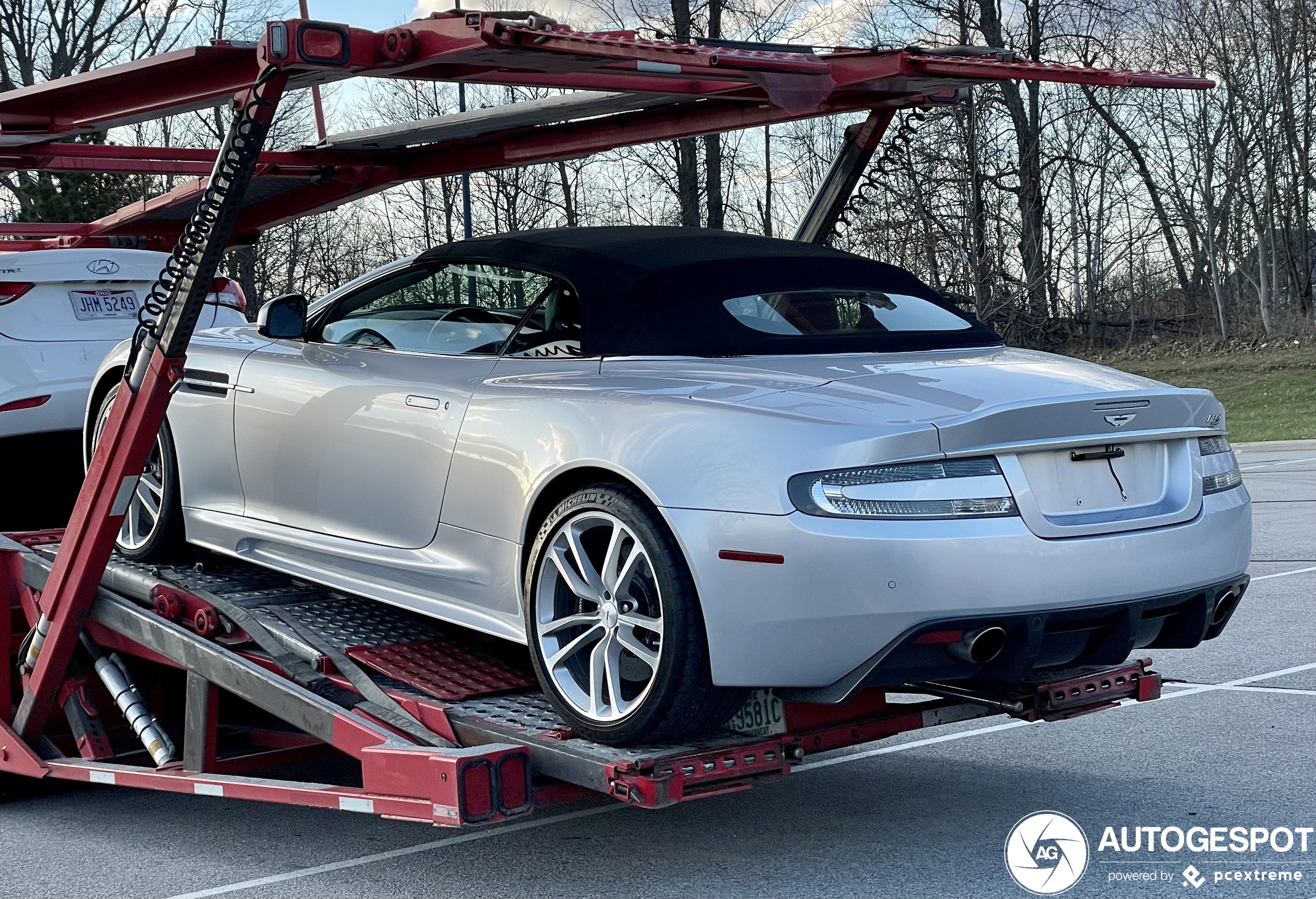 Aston Martin DBS Volante