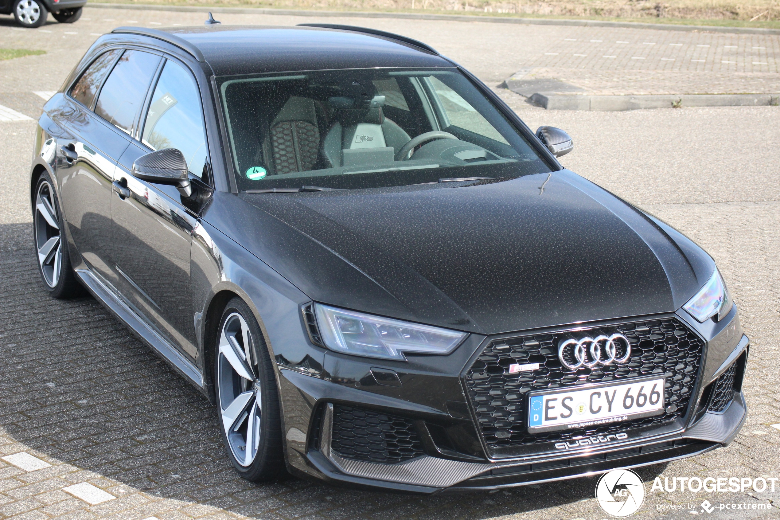 Audi RS4 Avant B9