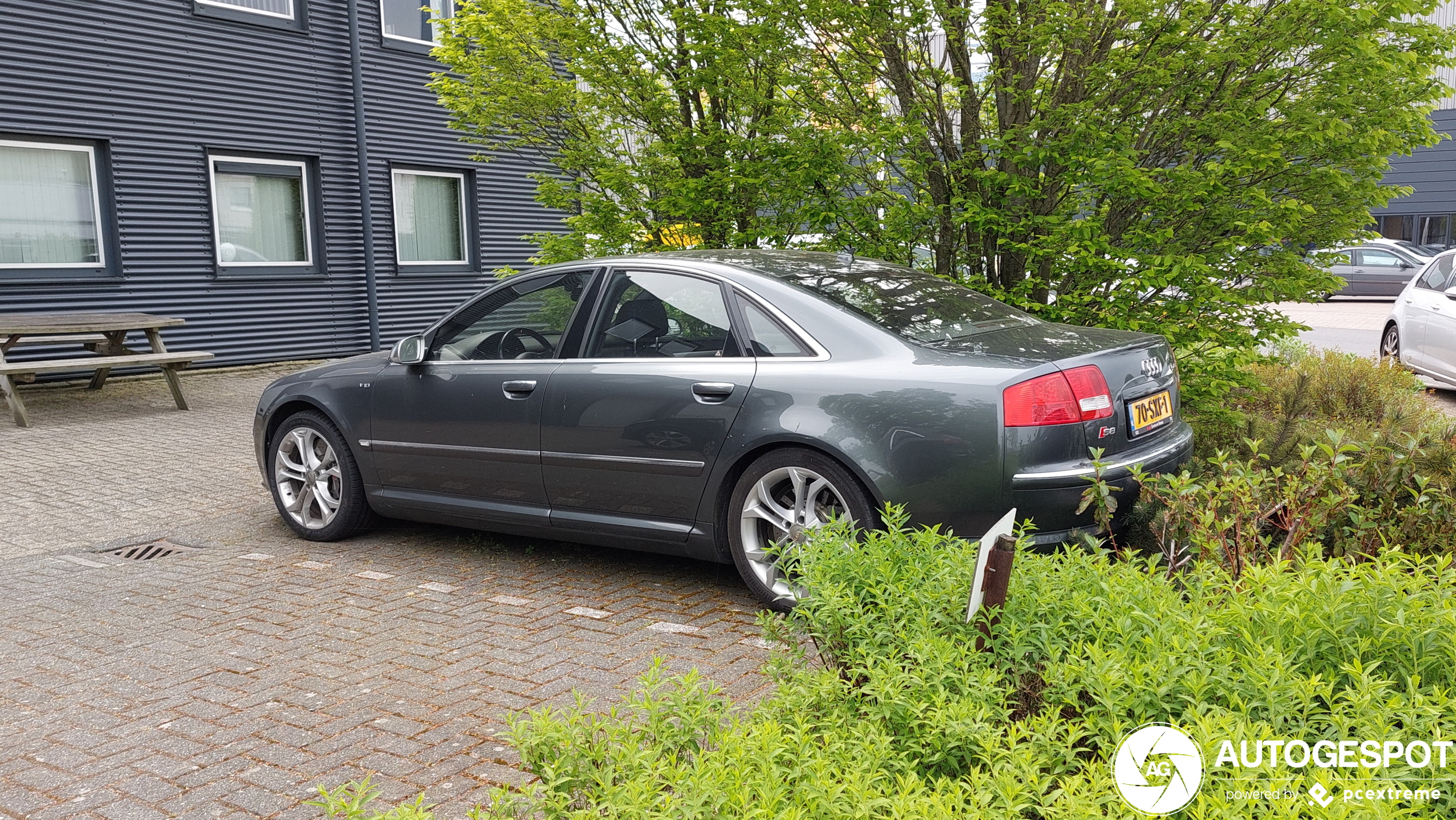 Audi S8 D3