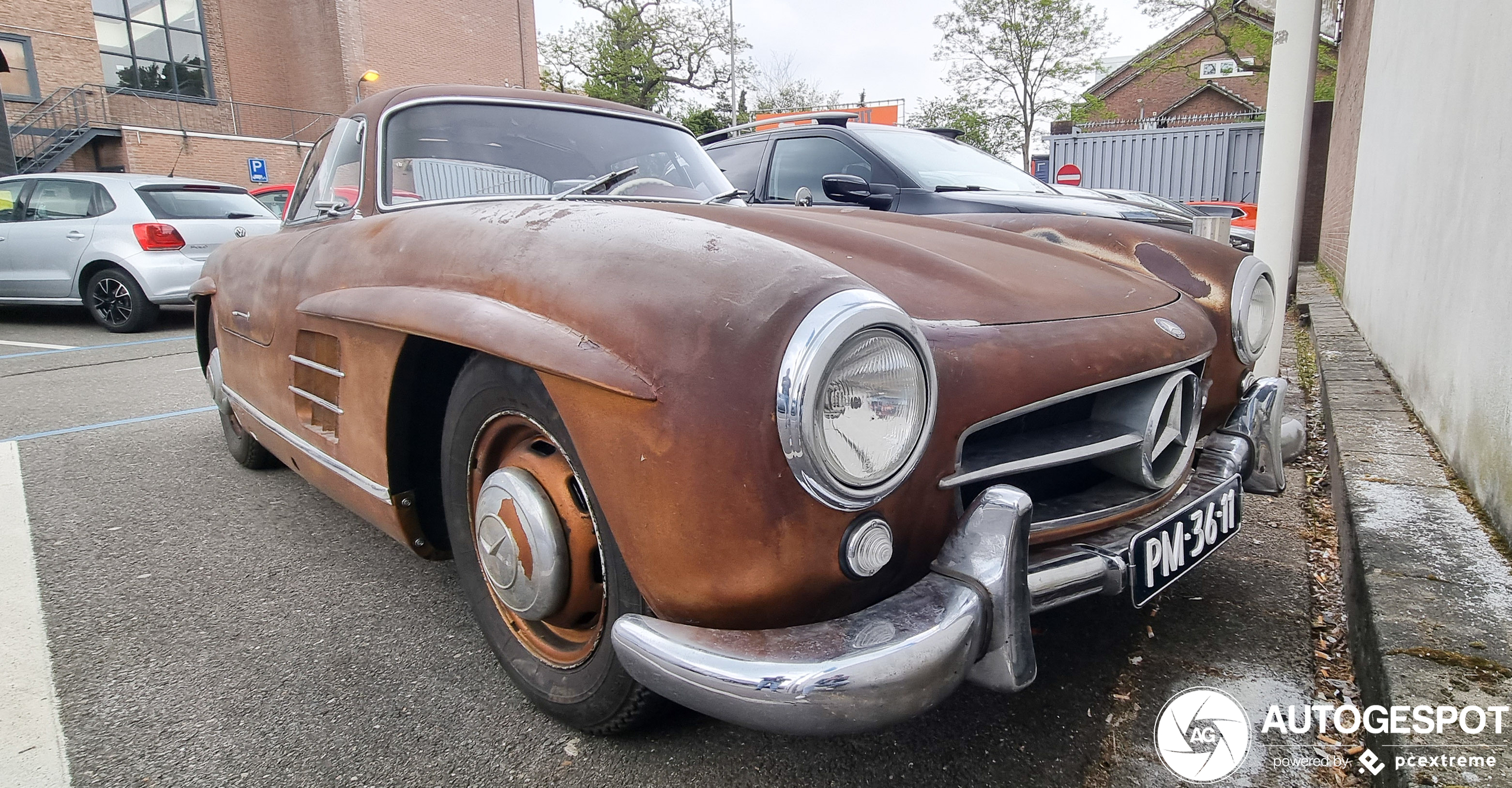 Hoelang blijft deze Mercedes-Benz 300SL Gullwing nog in elkaar steken