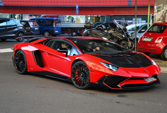 Lamborghini Aventador LP750-4 SuperVeloce