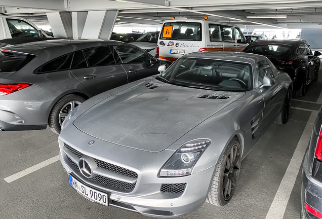 Mercedes-Benz SLS AMG