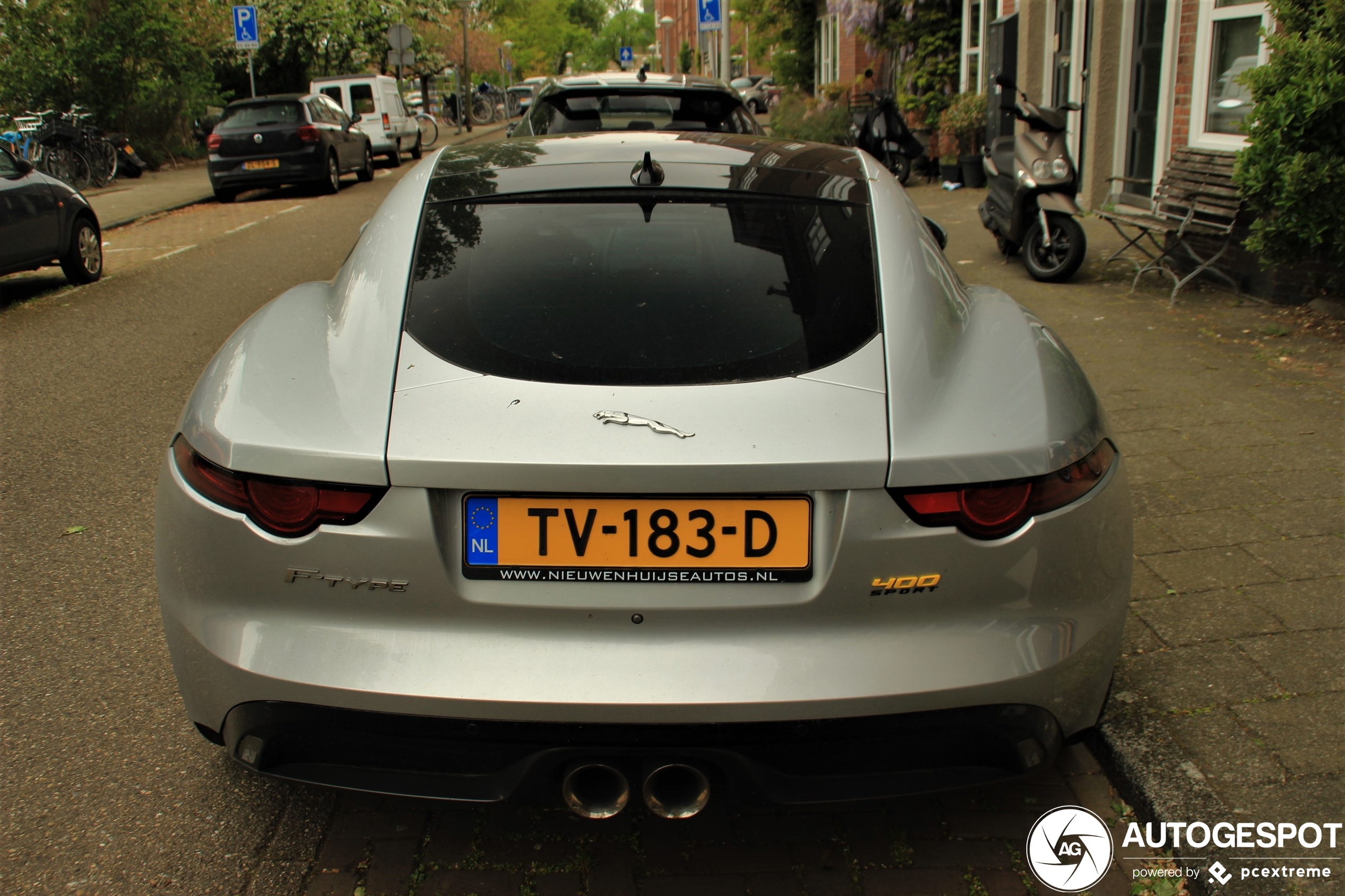 Jaguar F-TYPE 400 Sport Coupé