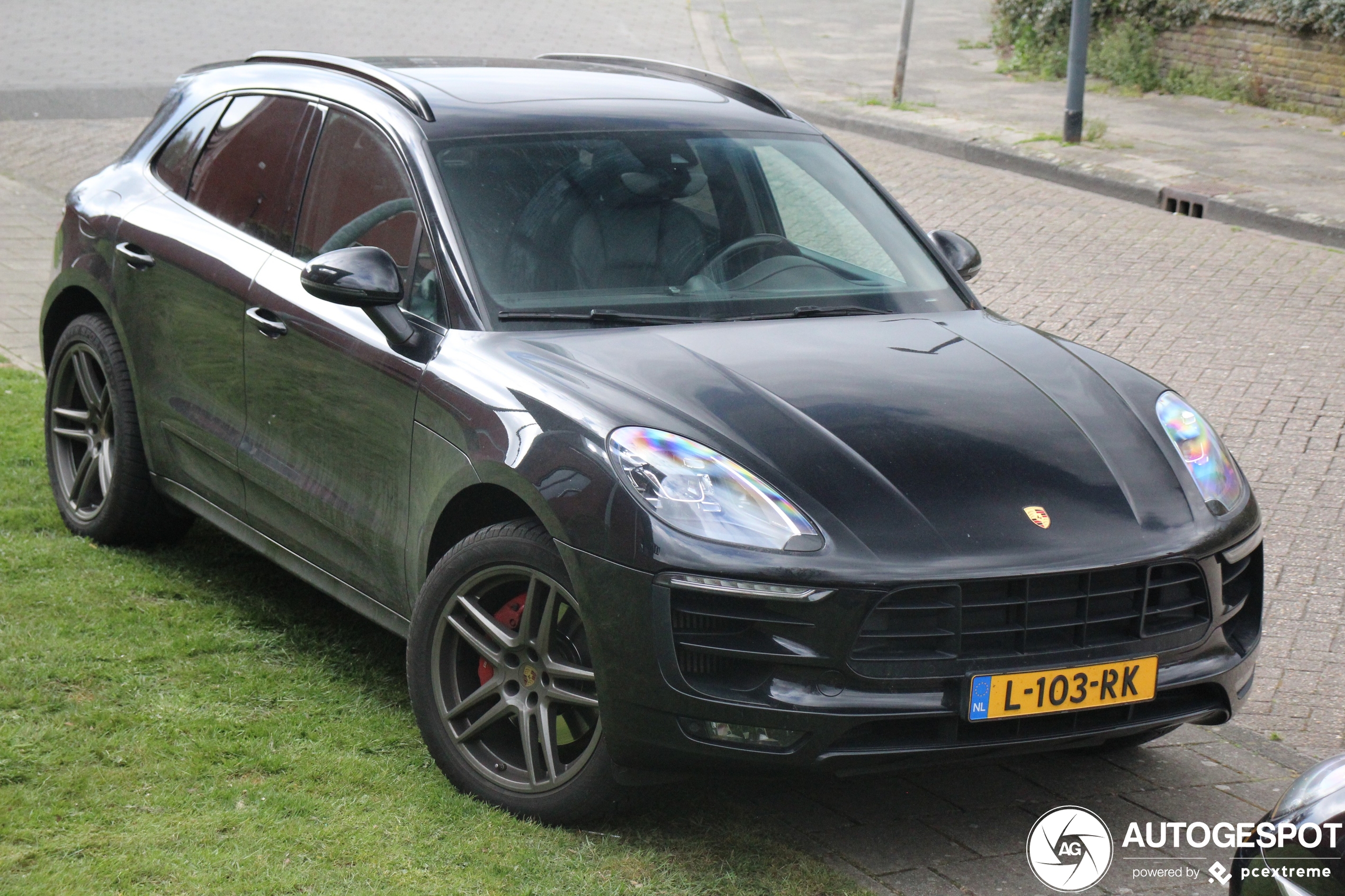 Porsche 95B Macan GTS