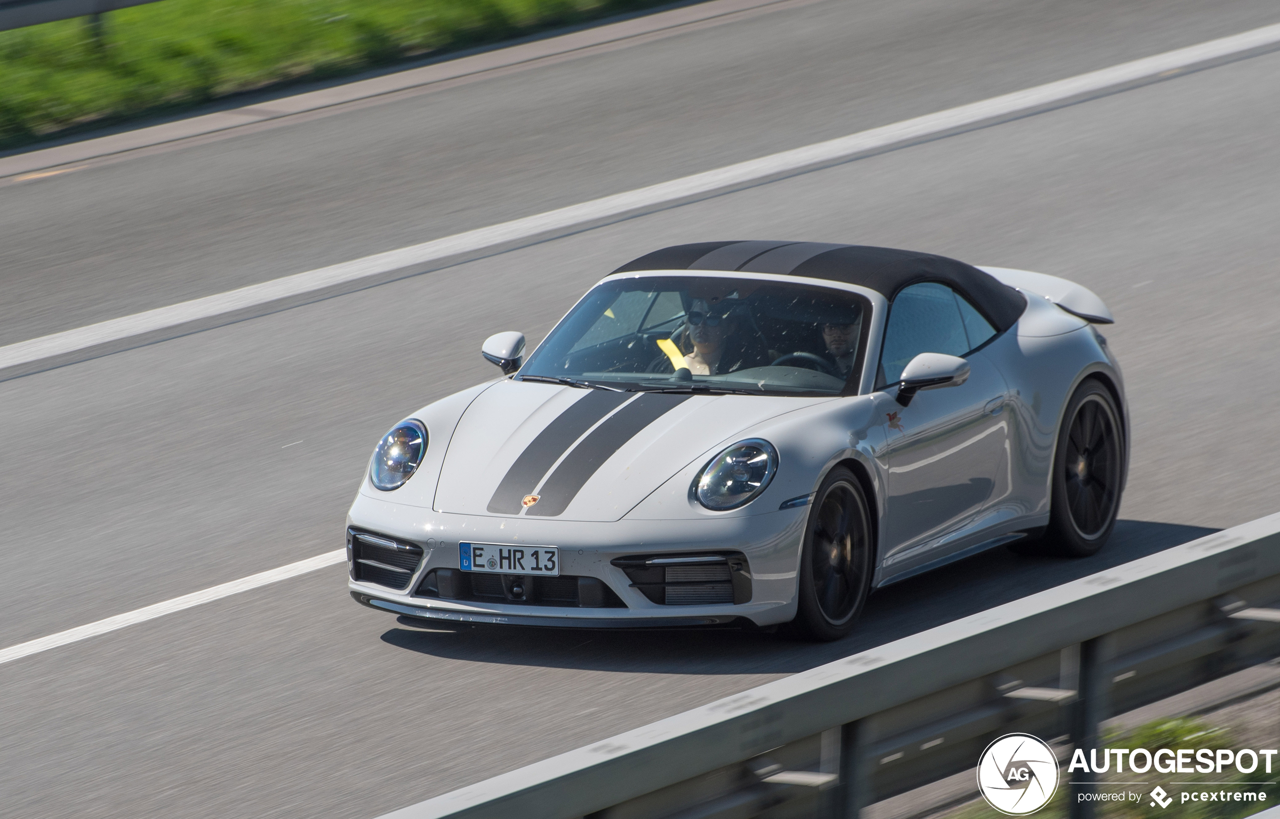 Porsche 992 Carrera 4S Cabriolet