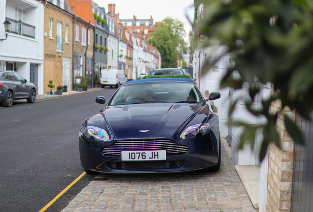 Aston Martin V8 Vantage Roadster