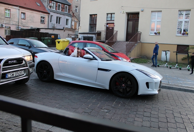 Jaguar F-TYPE R AWD Convertible