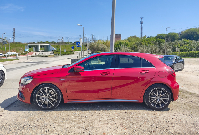 Mercedes-AMG A 45 W176 2015