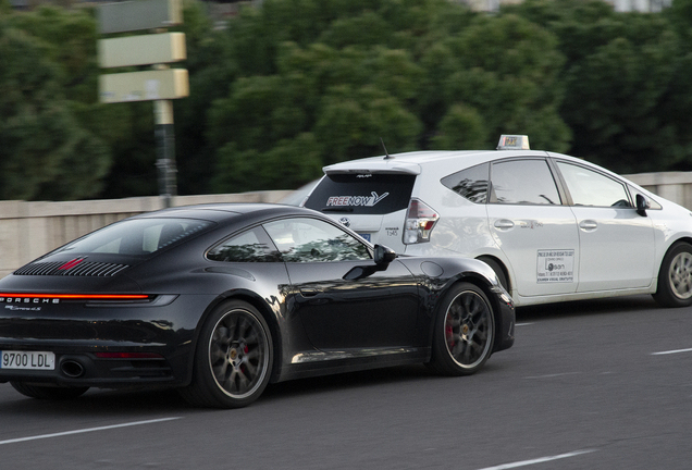 Porsche 992 Carrera 4S