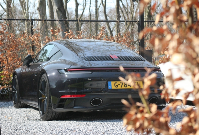 Porsche 992 Carrera 4S