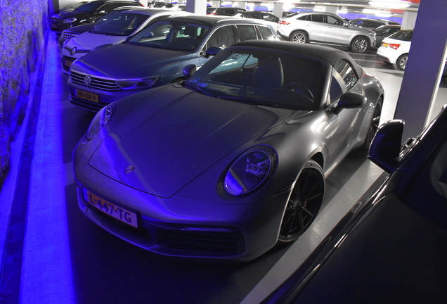 Porsche 992 Carrera 4S Cabriolet