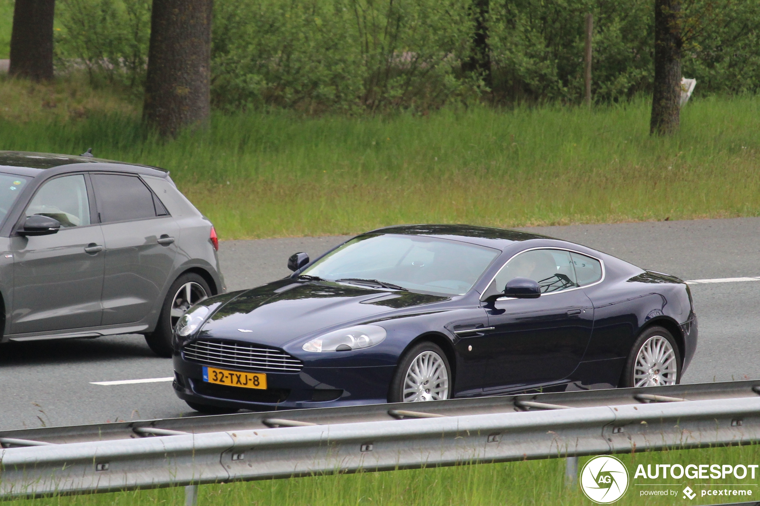 Aston Martin DB9