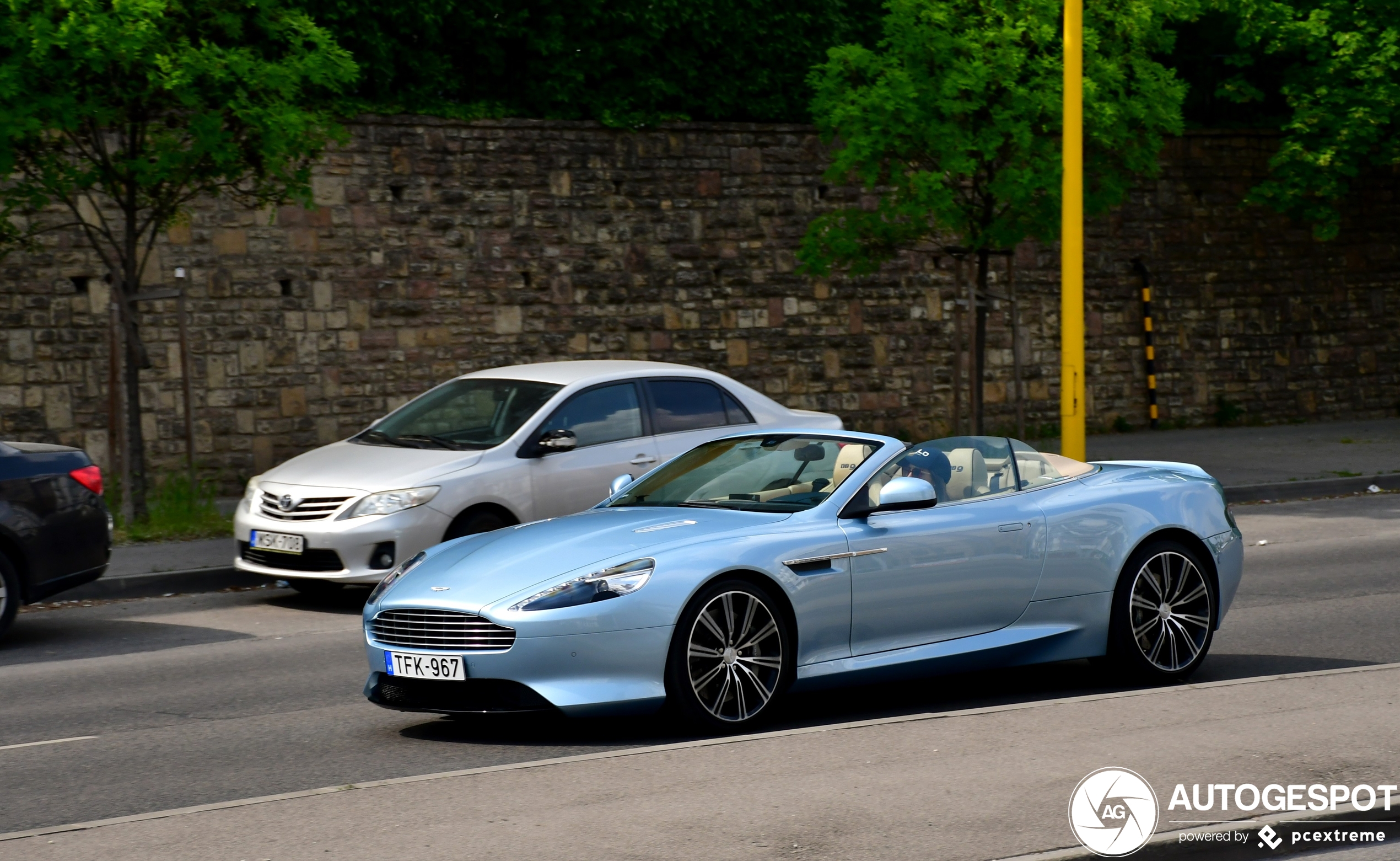 Aston Martin DB9 Volante 2013