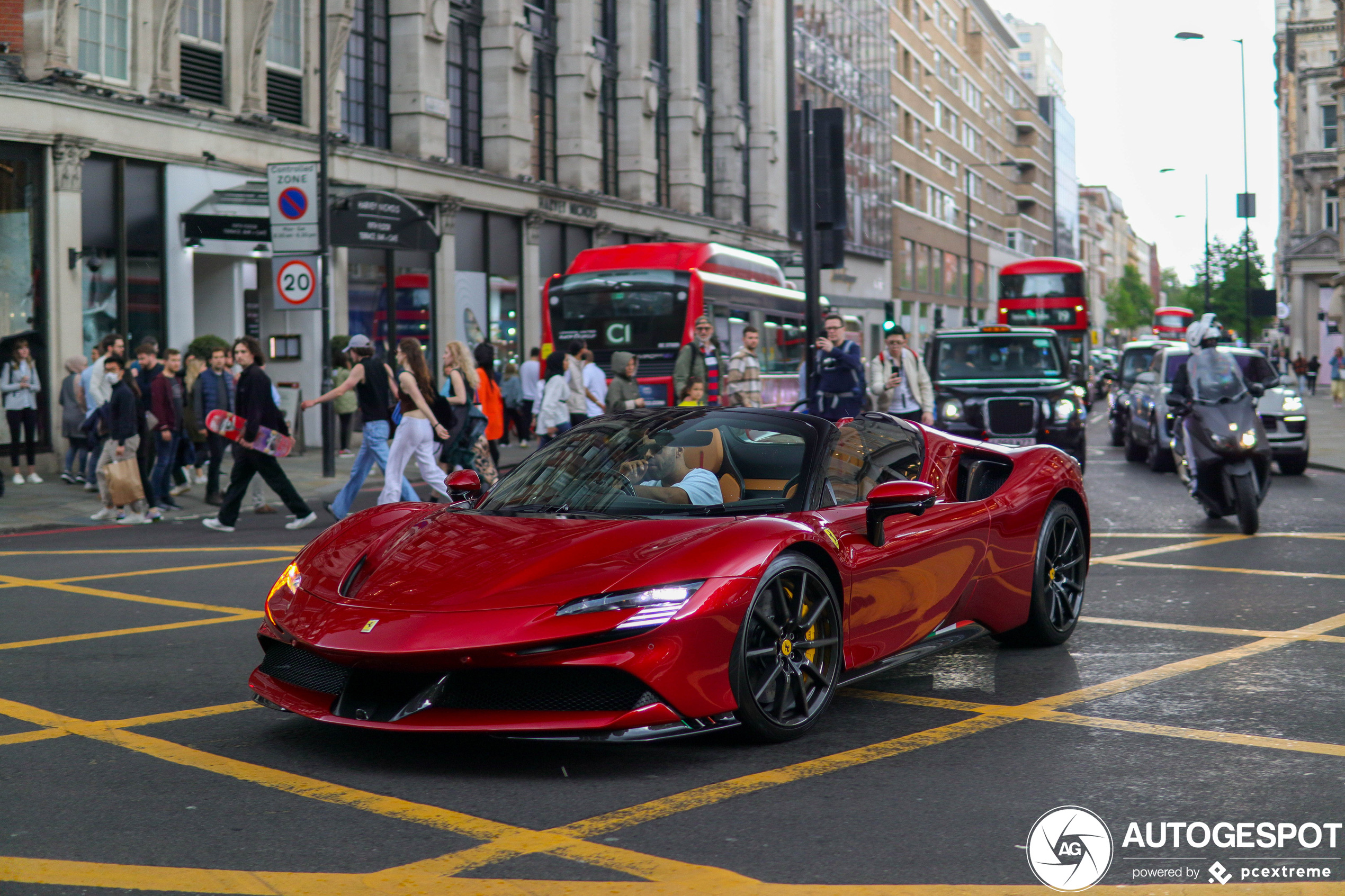 Ferrari SF90 Spider