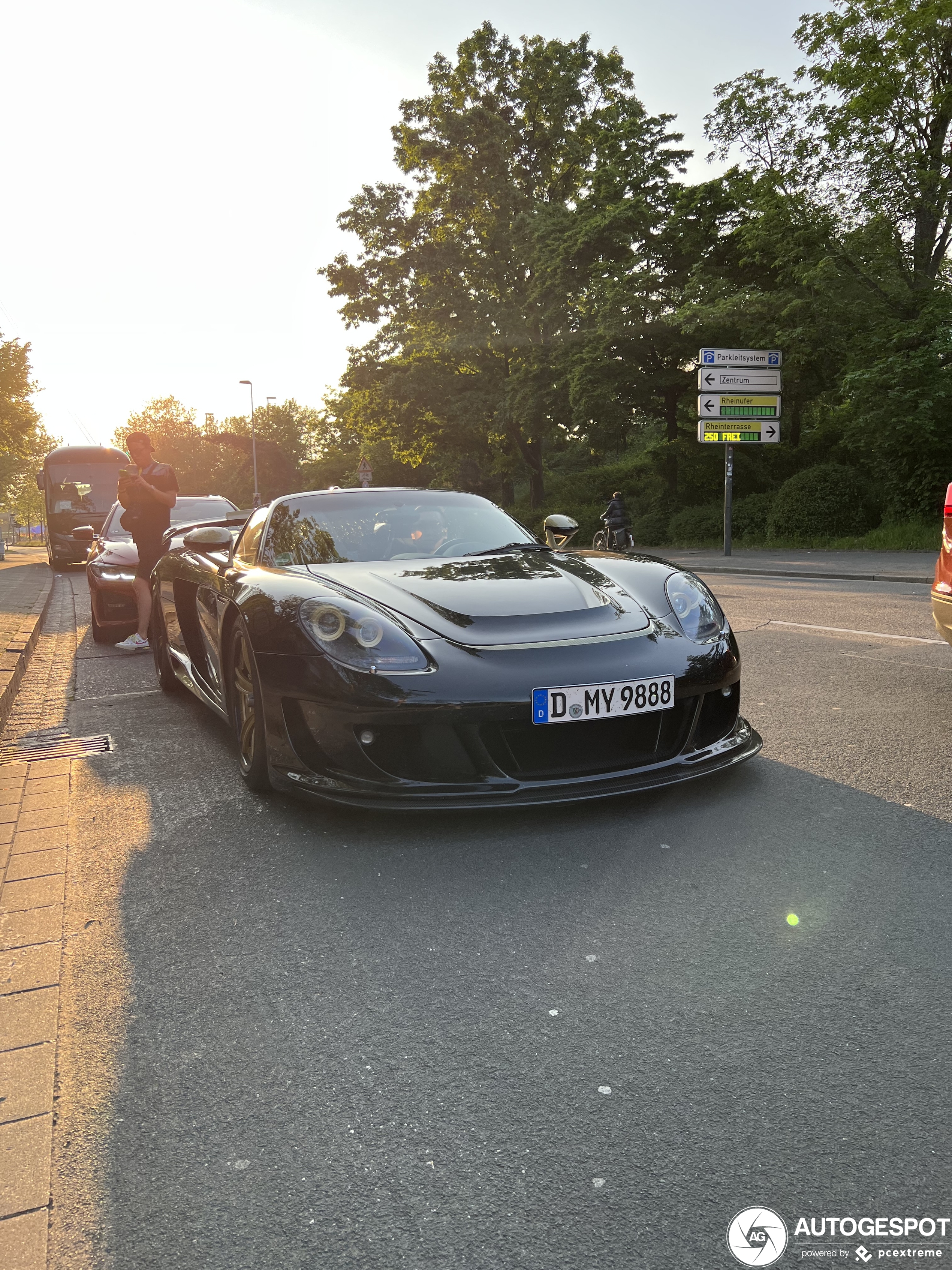 Porsche Gemballa Mirage GT Gold Edition gespot in Düsseldorf