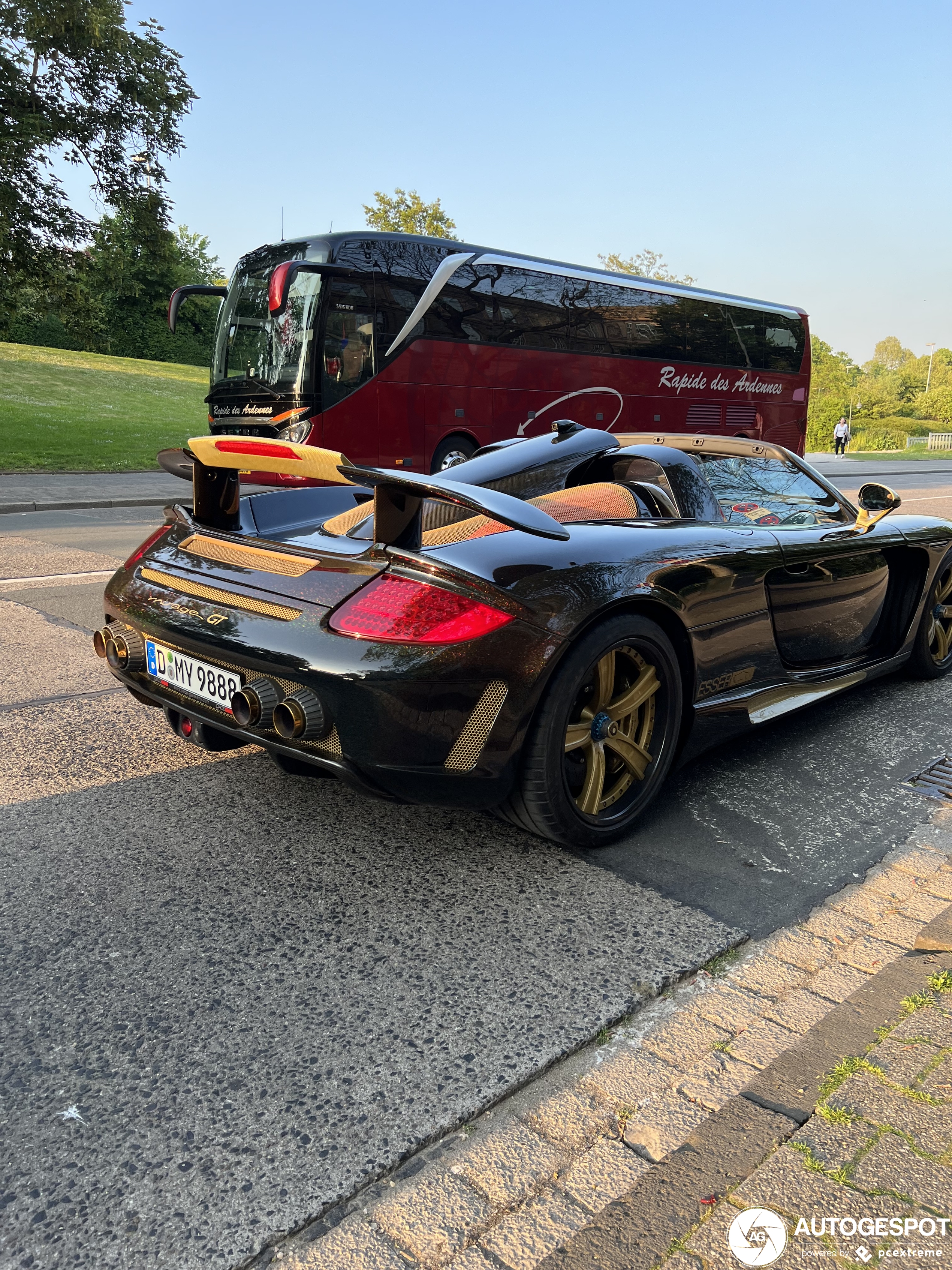 Porsche Gemballa Mirage GT Gold Edition gespot in Düsseldorf