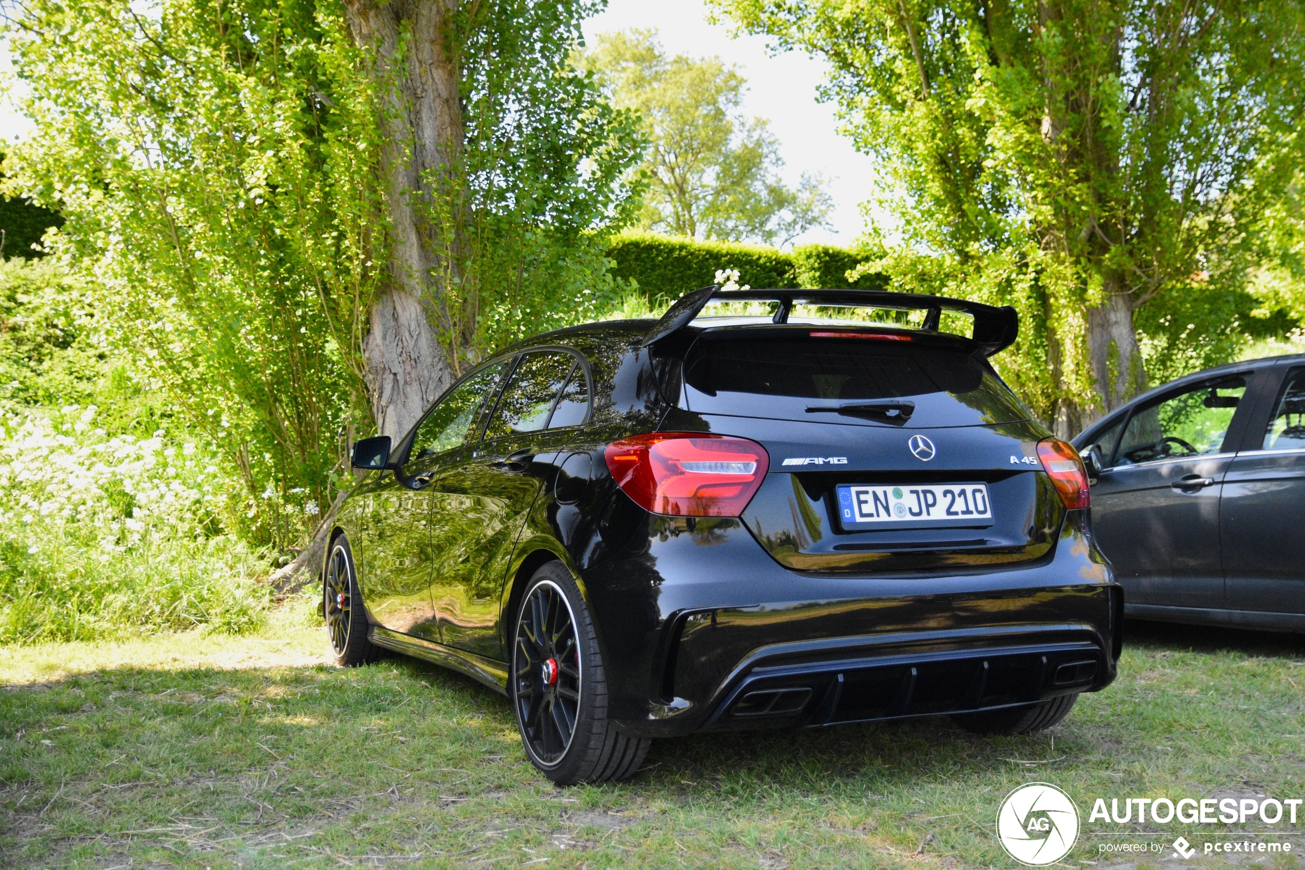 Mercedes-AMG A 45 W176 2015