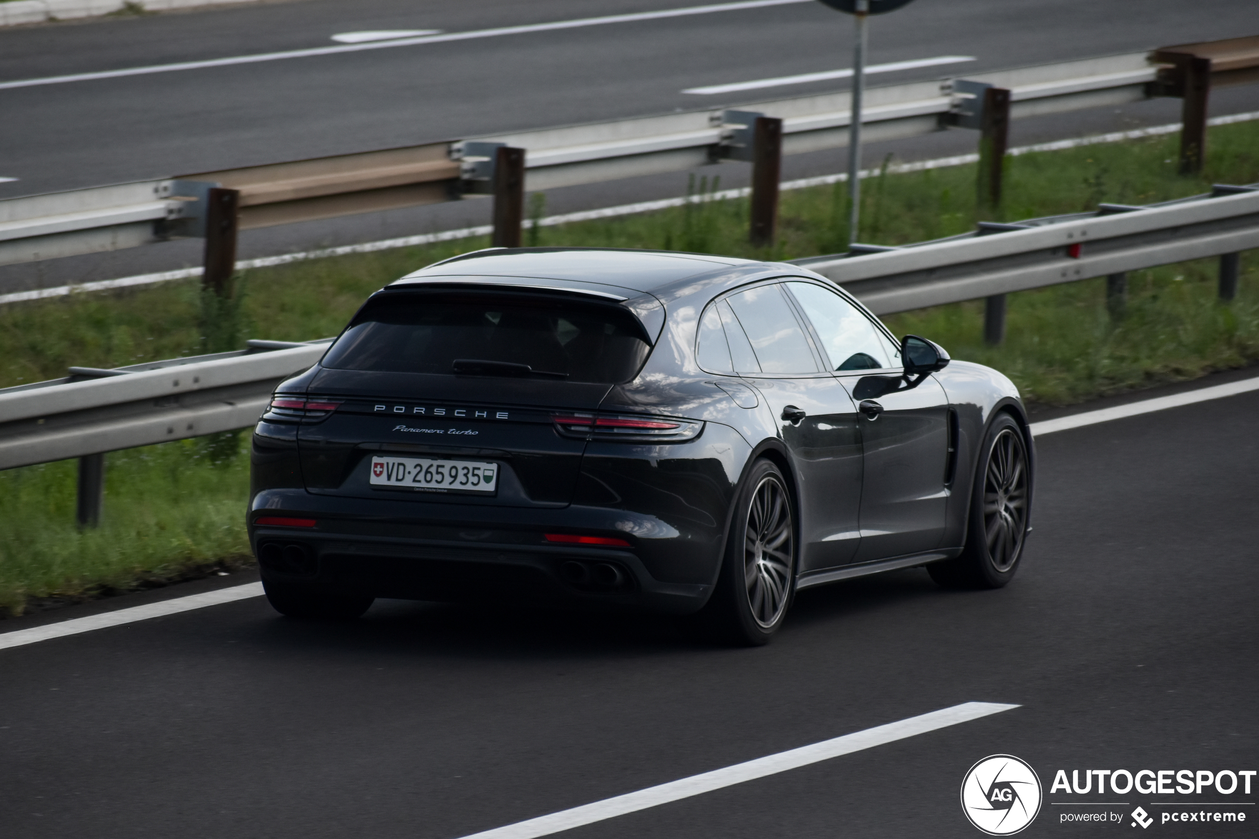 Porsche 971 Panamera Turbo Sport Turismo