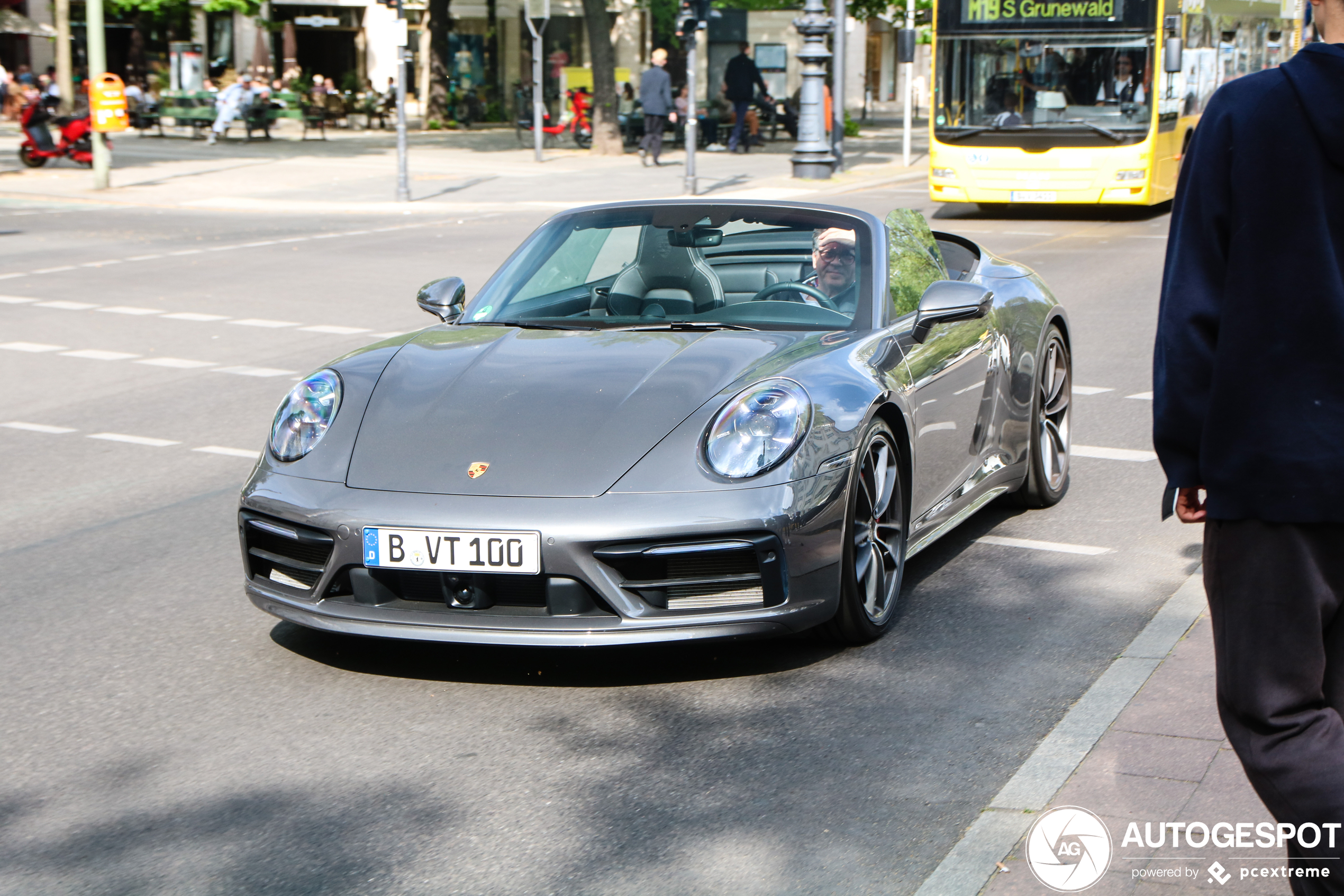 Porsche 992 Carrera 4S Cabriolet