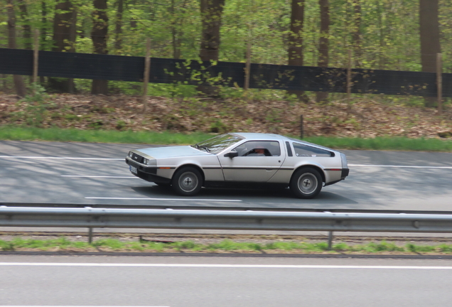 DeLorean DMC-12