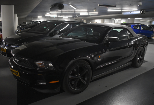 Ford Mustang GT Convertible 2010