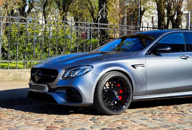 Mercedes-AMG E 63 S W213