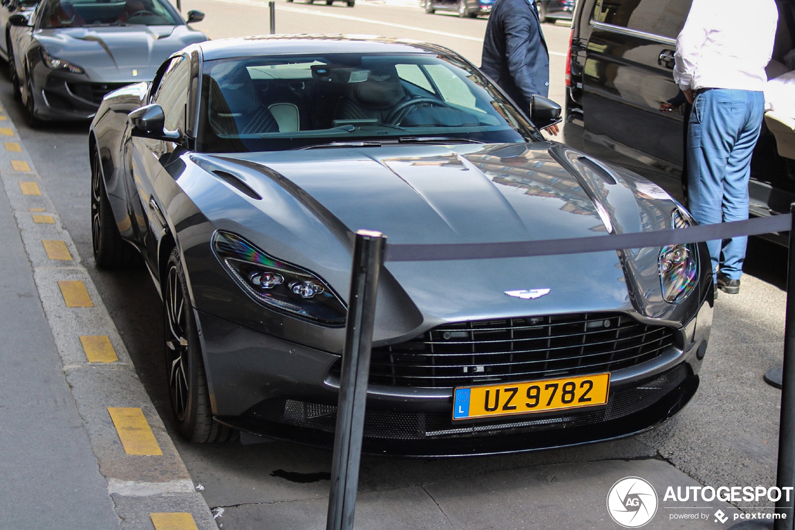 Aston Martin DB11 V8